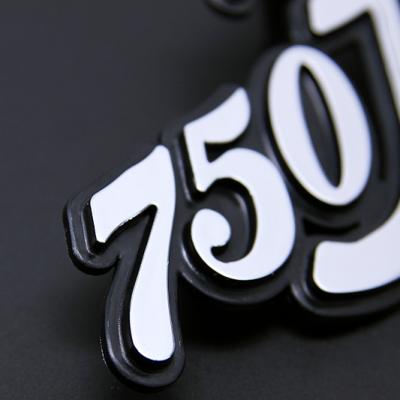 Sigle de cache latéral pour CB750