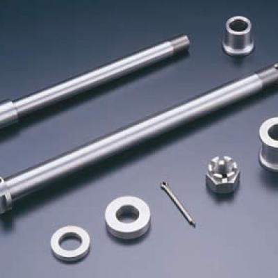 Axe de roue arrière complet