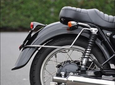 Support de garde-boue arrière W650